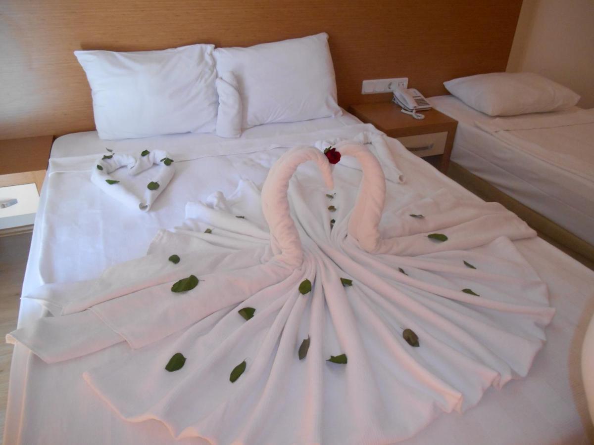 Hotel Kovarna Дечин Экстерьер фото